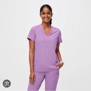 Women’s Lilac Dawn Catarina - One-Pocket Scrub Top. Size XL.